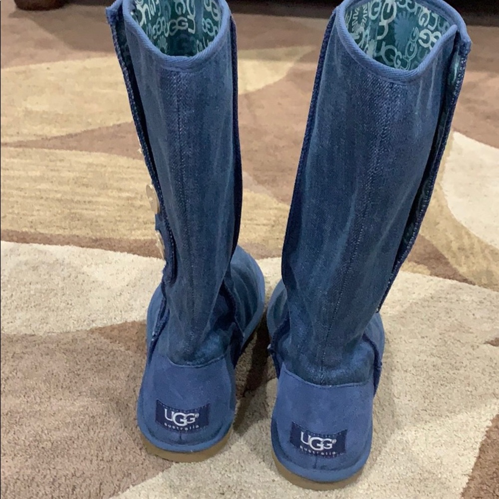 Authentic UGG boots Size 7